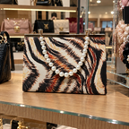 Élan Noir Pearl Clutch