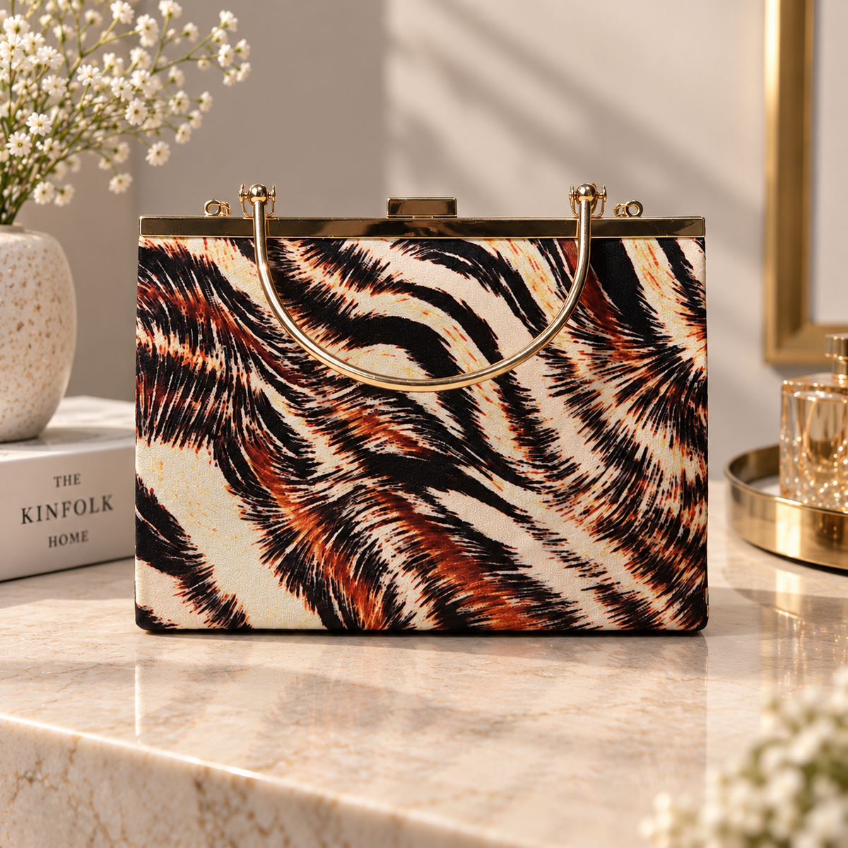 Élan Noir Pearl Clutch